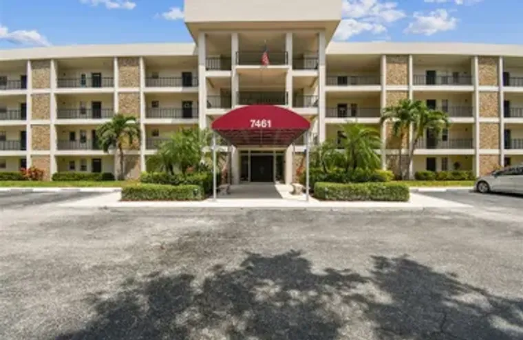 7461 W COUNTRY CLUB DR 201, SARASOTA, FL..., Sarasota, FL 34243