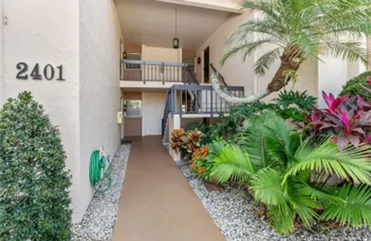 2401 CLUBHOUSE CIR UNIT 102, SARASOTA, F..., Sarasota, FL 34232
