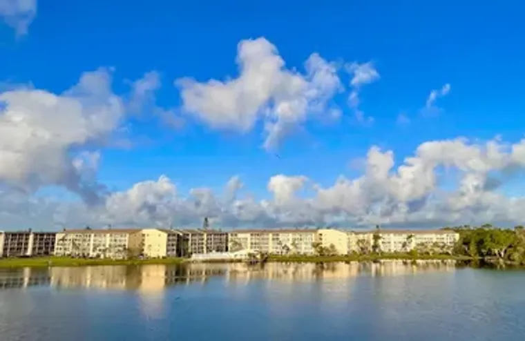 3494 LAKE BAYSHORE DR # P-520, BRADENTON..., Bradenton, FL 34205