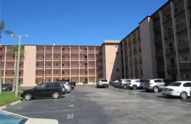4135 LAKE BAYSHORE DR 504, BRADENTON, FL..., Bradenton, FL 34205