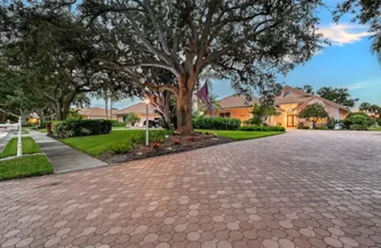 5476 GOLF POINTE DR, SARASOTA, FL, 34243, Sarasota, FL 34243