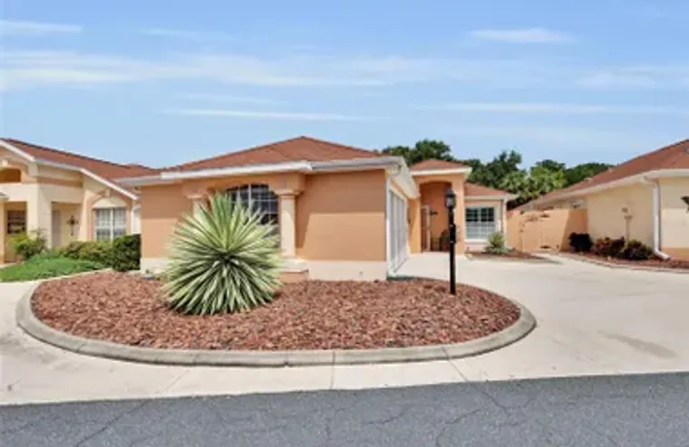 916 MEDIRA DR, LADY LAKE, FL, 32159, Lady Lake, FL 32159