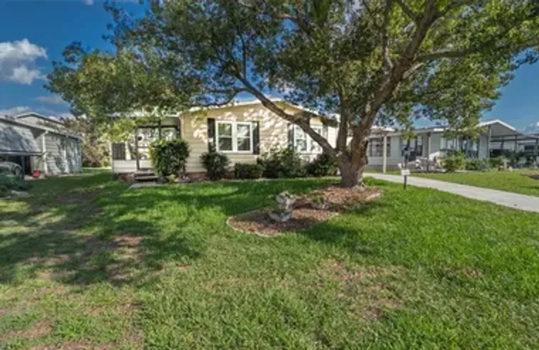 1725 HILTON HEAD BLVD, LADY LAKE, FL, 32..., Lady Lake, FL 32159