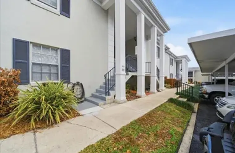 689 LAKE HOWARD DR 1D, WINTER HAVEN, FL,..., Winter Haven, FL 33880