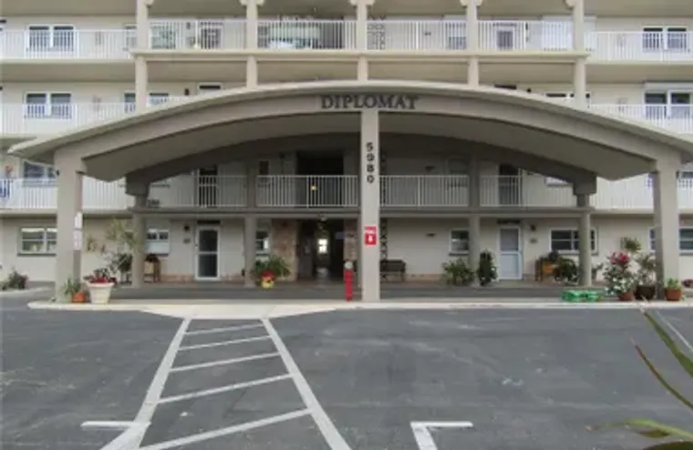 5980 SHORE BLVD 901, GULFPORT, FL, 33707, Gulfport, FL 33707