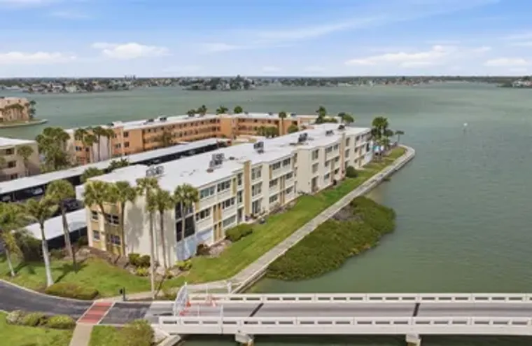 7465 BAY ISLAND DR 112, SOUTH PASADENA, ..., South Pasadena, FL 33707