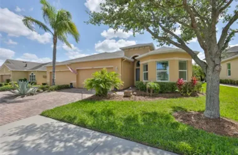682 CHIPPER DR, SUN CITY CENTER, FL, 335..., Sun City Center, FL 33573