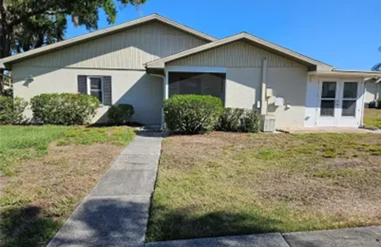 1905 CANTERBURY LN E-9, SUN CITY CENTER,..., Sun City Center, FL 33573