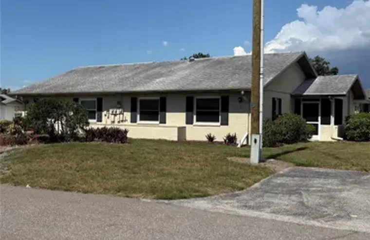 1905 CANTERBURY LN E-9, SUN CITY CENTER,..., Sun City Center, FL 33573
