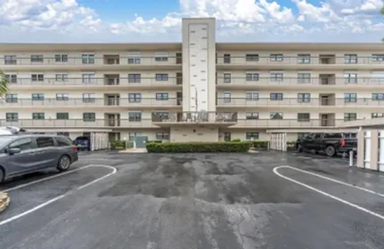 8198 TERRACE GARDEN DR N UNIT 511, SAINT..., Saint Petersburg, FL 33709