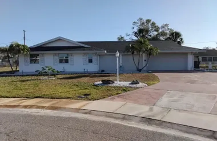 702 CYPRESS PL, SUN CITY CENTER, FL, 335..., Sun City Center, FL 33573