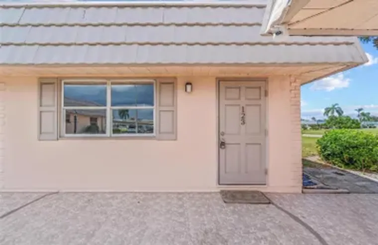 201 BEDFORD TRL APT 123, SUN CITY CENTER..., Sun City Center, FL 33573