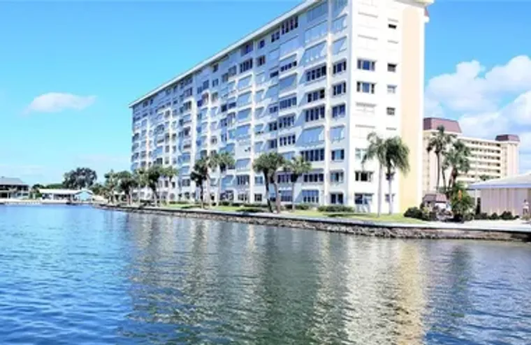 4750 COVE CIR APT 303, ST PETERSBURG, FL..., St Petersburg, FL 33708