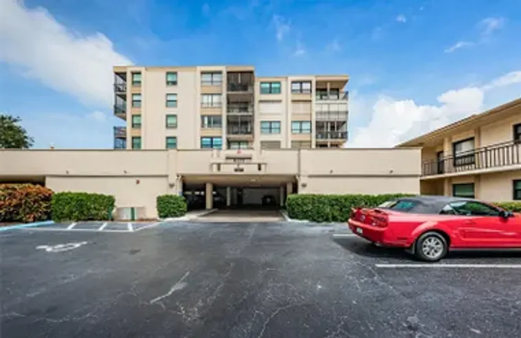 6177 SUN BLVD APT 203, ST PETERSBURG, FL..., St Petersburg, FL 33715