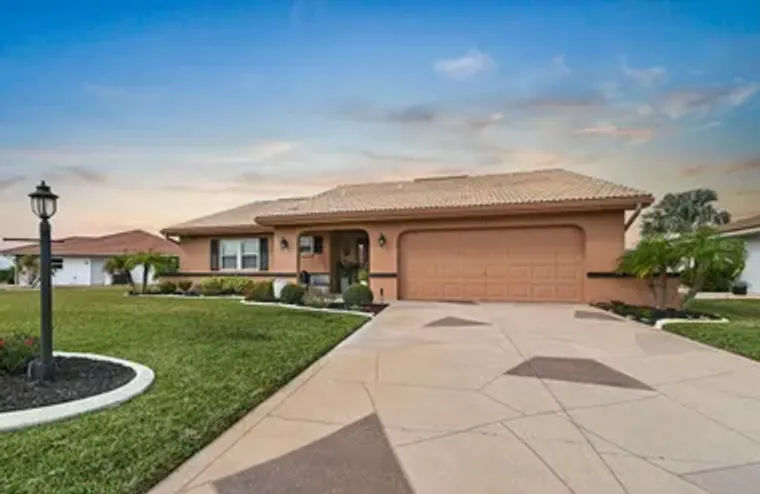 1809 WOLF LAUREL DR, SUN CITY CENTER, FL..., Sun City Center, FL 33573