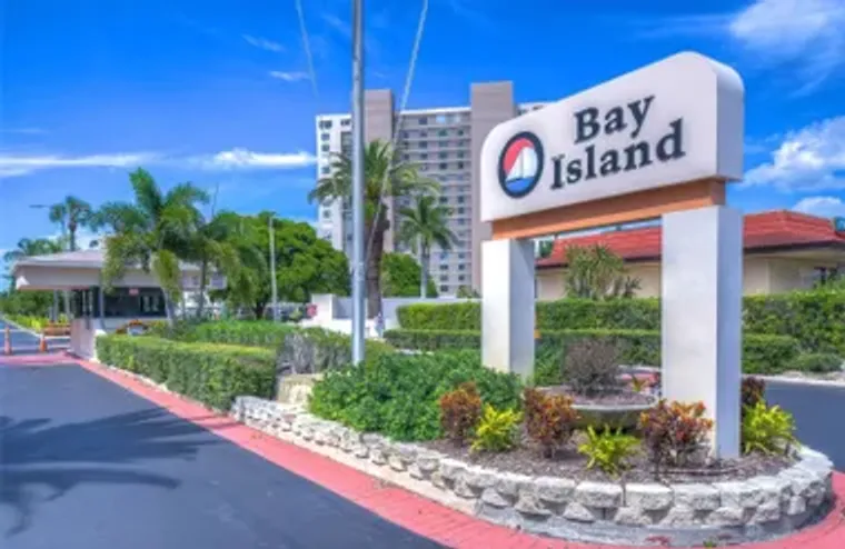 7400 SUN ISLAND DR 202, SOUTH PASADENA, ..., South Pasadena, FL 33707