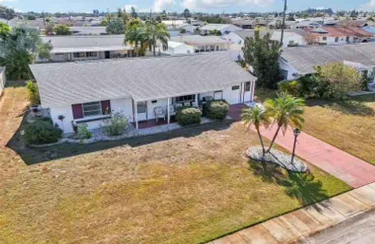 722 TAM O SHANTER AVE, SUN CITY CENTER, ..., Sun City Center, FL 33573