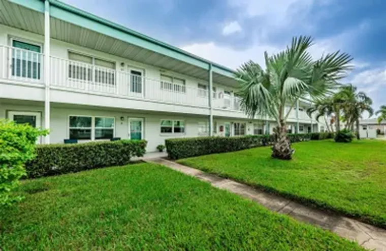 5267 81ST ST N APT 8, SAINT PETERSBURG, ..., Saint Petersburg, FL 33709