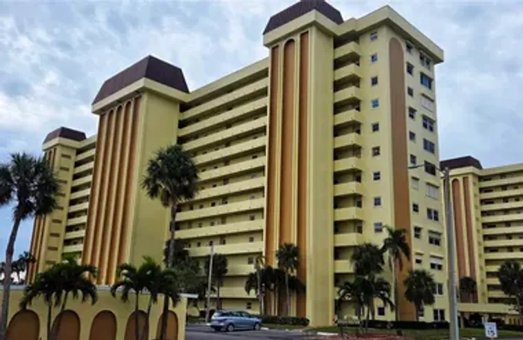 4550 COVE CIR APT 406, ST PETERSBURG, FL..., St Petersburg, FL 33708