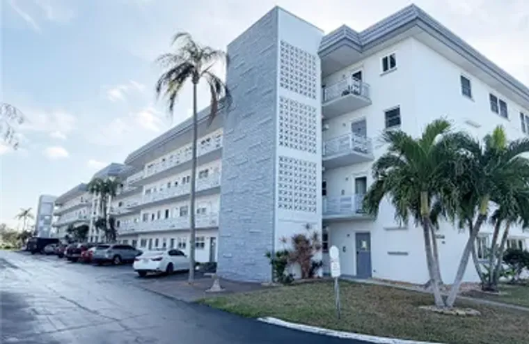 3018 59TH ST 111, GULFPORT, FL, 33707, Gulfport, FL 33707