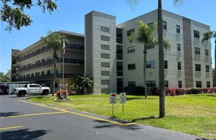 6190 80TH ST N UNIT 204, SAINT PETERSBUR..., Saint Petersburg, FL 33709