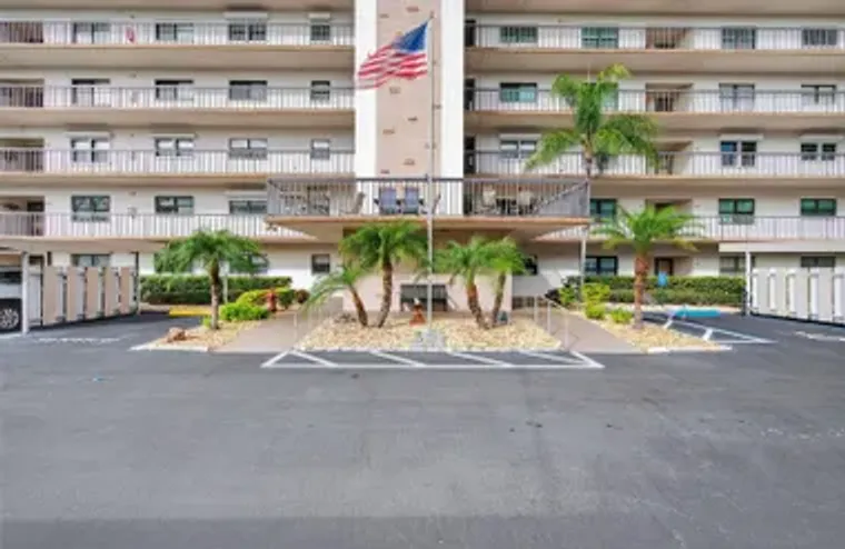 8186 TERRACE GARDEN DR N UNIT 307, ST PE..., St Petersburg, FL 33709