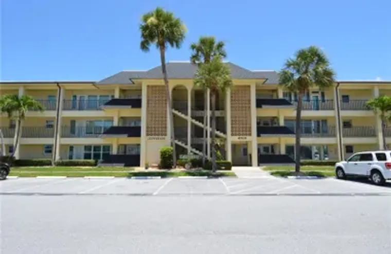 4700 COVE CIR 107, ST PETERSBURG, FL, 33..., St Petersburg, FL 33708