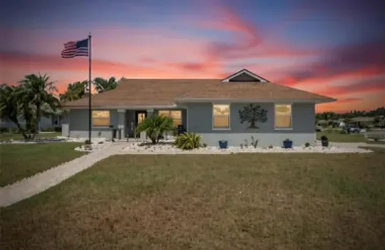 2002 E VIEW DR, SUN CITY CENTER, FL, 335..., Sun City Center, FL 33573