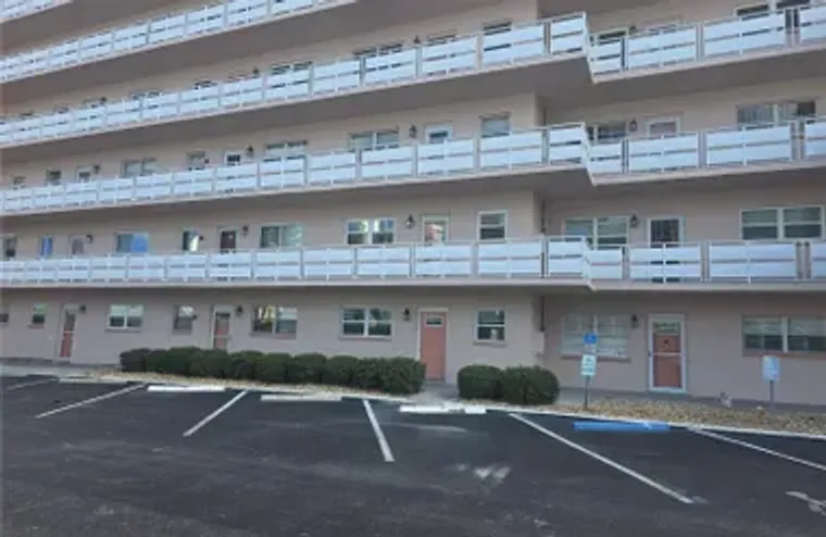 6025 SHORE BLVD 105, GULFPORT, FL, 33707, Gulfport, FL 33707