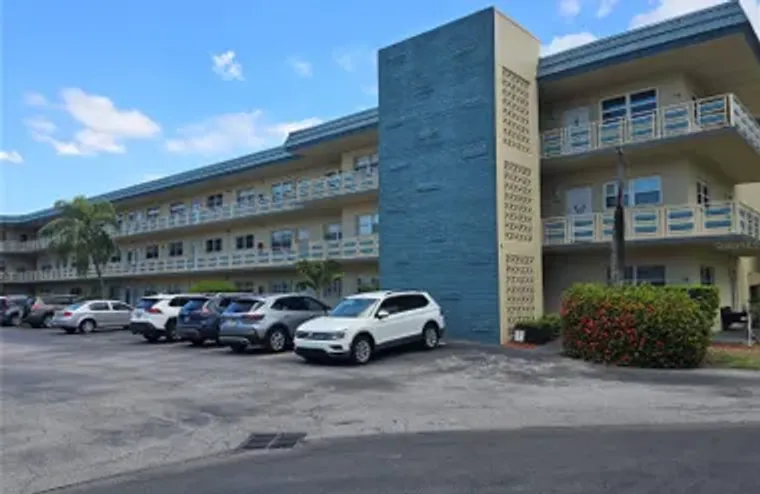 5750 80TH ST A106, ST PETERSBURG, FL, 33..., St Petersburg, FL 33709