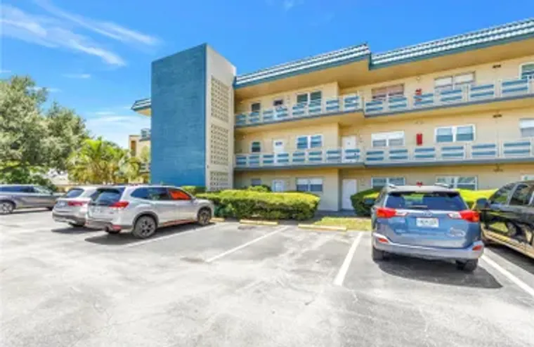 5750 80TH ST D107, ST PETERSBURG, FL, 33..., St Petersburg, FL 33709