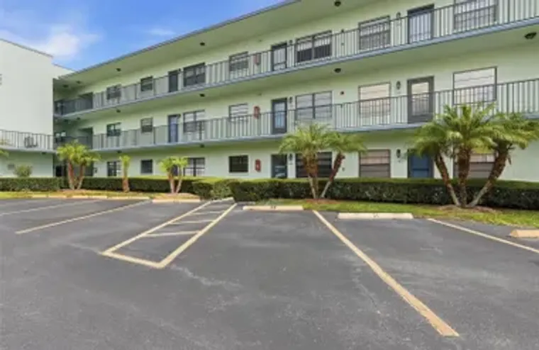 5973 TERRACE PARK DR 109, ST PETERSBURG,..., St Petersburg, FL 33709