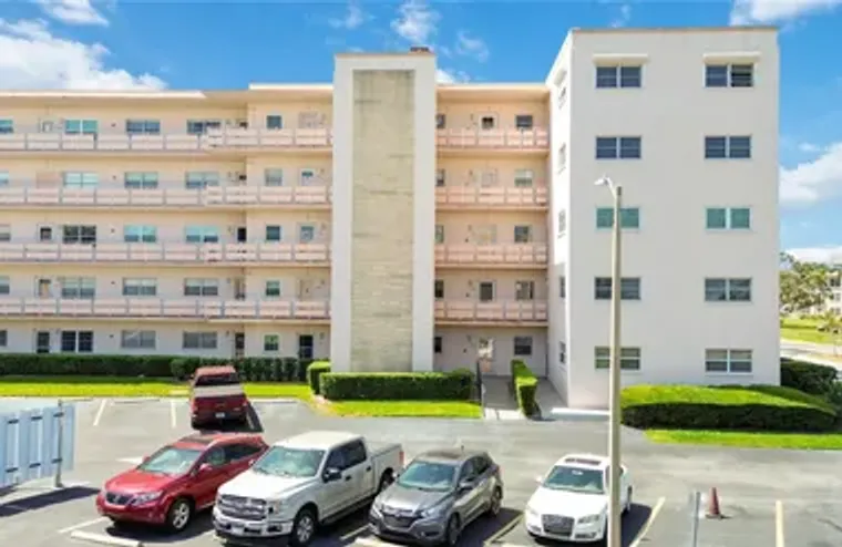 5623 80TH ST N UNIT 202, ST PETERSBURG, ..., St Petersburg, FL 33709