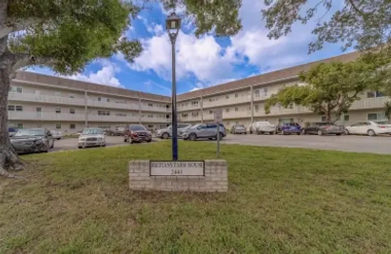 2441 PERSIAN DR APT 61, CLEARWATER, FL, ..., Clearwater, FL 33763