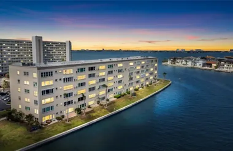 6075 SHORE BLVD 215, GULFPORT, FL, 33707, Gulfport, FL 33707