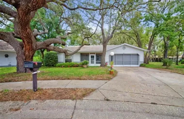 8619 GOLD PINE DR, PORT RICHEY, FL, 3466..., Port Richey, FL 34668