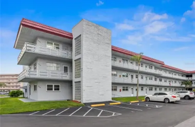 5660 80TH ST N UNIT B106, ST PETERSBURG,..., St Petersburg, FL 33709