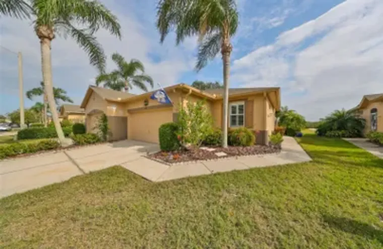 2019 ACADIA GREENS DR, SUN CITY CENTER, ..., Sun City Center, FL 33573