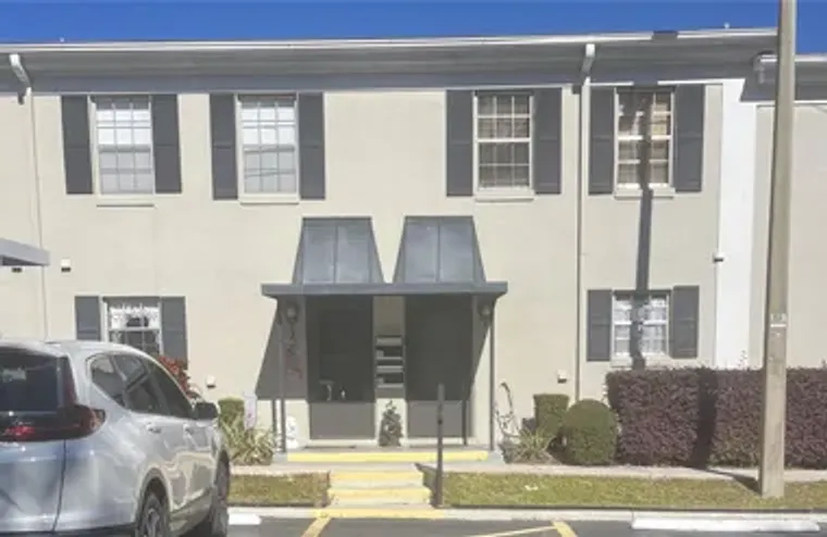 689 LAKE HOWARD DR 1E, WINTER HAVEN, FL,..., Winter Haven, FL 33880