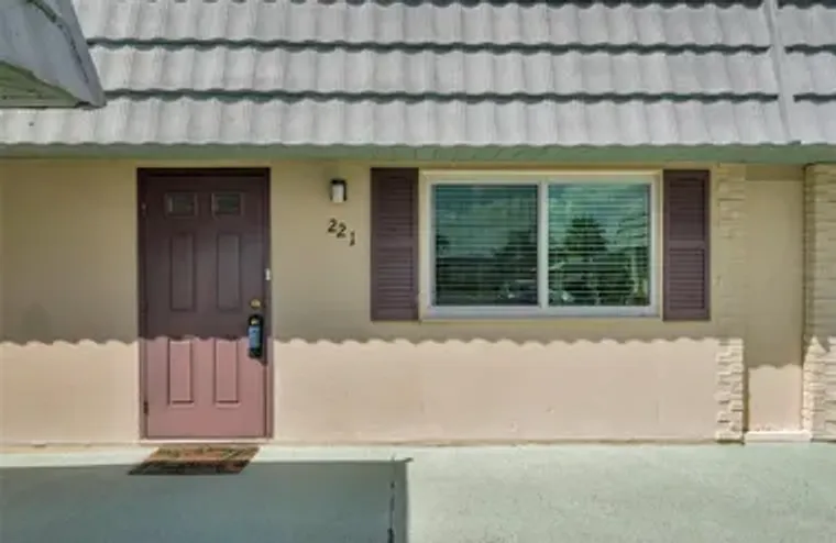 1801 BEDFORD TER APT 221, SUN CITY CENTE..., Sun City Center, FL 33573