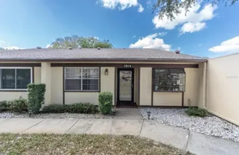 11311 DOLLAR LAKE DR APT 6, PORT RICHEY,..., Port Richey, FL 34668