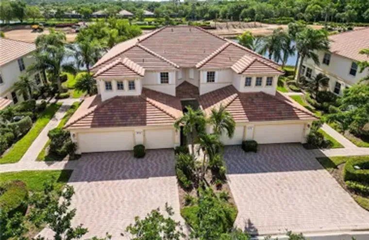 3080 MEANDERING WAY 201, FORT MYERS, FL,..., Fort Myers, FL 33905