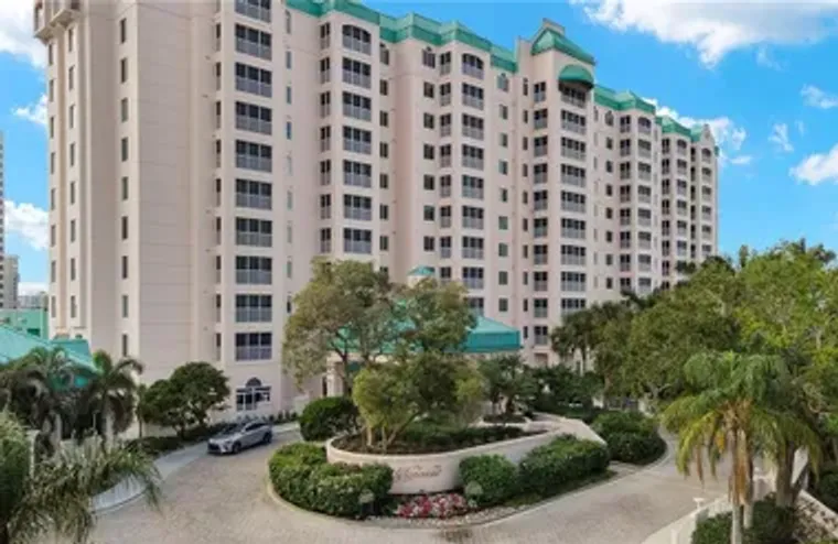 100 GLENVIEW PL 202, NAPLES, FL, 34108, Naples, FL 34108