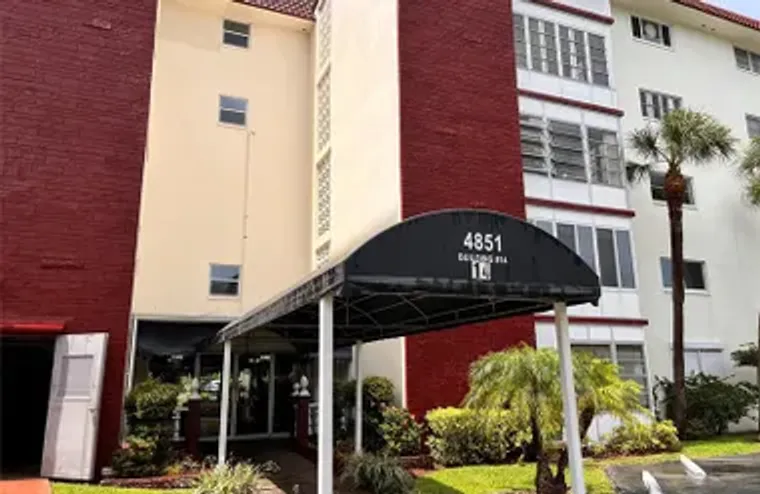 4851 NW 21ST ST 105, LAUDERHILL, FL, 333..., Lauderhill, FL 33313