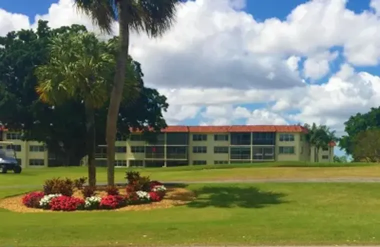 9420 S HOLLYBROOK LAKE DR APT 305, PEMBR..., Pembroke Pines, FL 33025