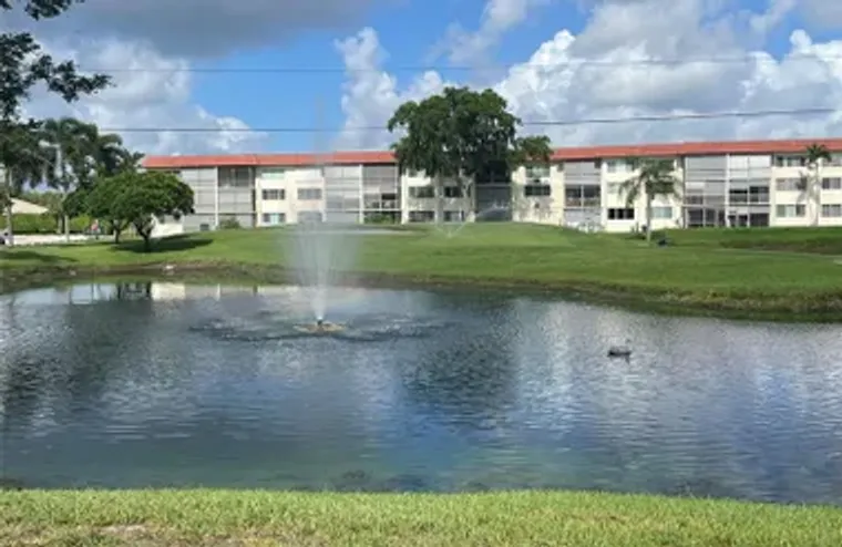 8962 S HOLLYBROOK BLVD 308, PEMBROKE PIN..., Pembroke Pines, FL 33025