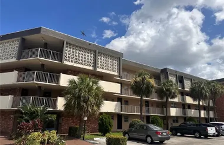 3051 NW 46TH AVE APT 306, LAUDERDALE LAK..., Lauderdale Lakes, FL 33313