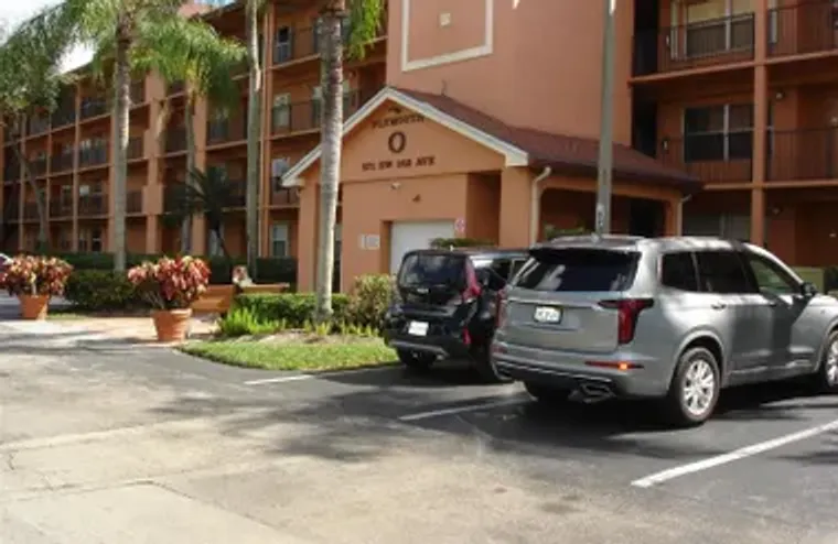 571 SW 142ND AVE APT 106, PEMBROKE PINES..., Pembroke Pines, FL 33027