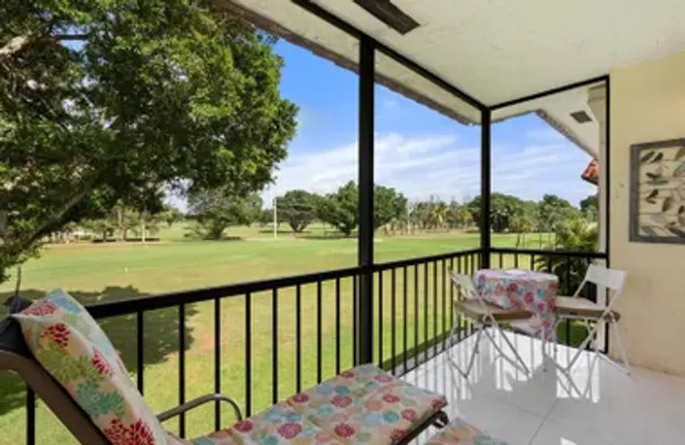 9300 N HOLLYBROOK LAKE DR 303, PEMBROKE ..., Pembroke Pines, FL 33025