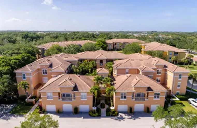 5020 FAIRWAYS CIR J107, VERO BEACH, FL, ..., Vero Beach, FL 32967